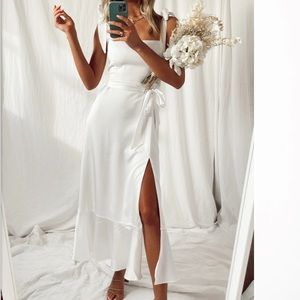 Show Me Your Mumu Garden Midi Dress in Large! Perfect for brides!